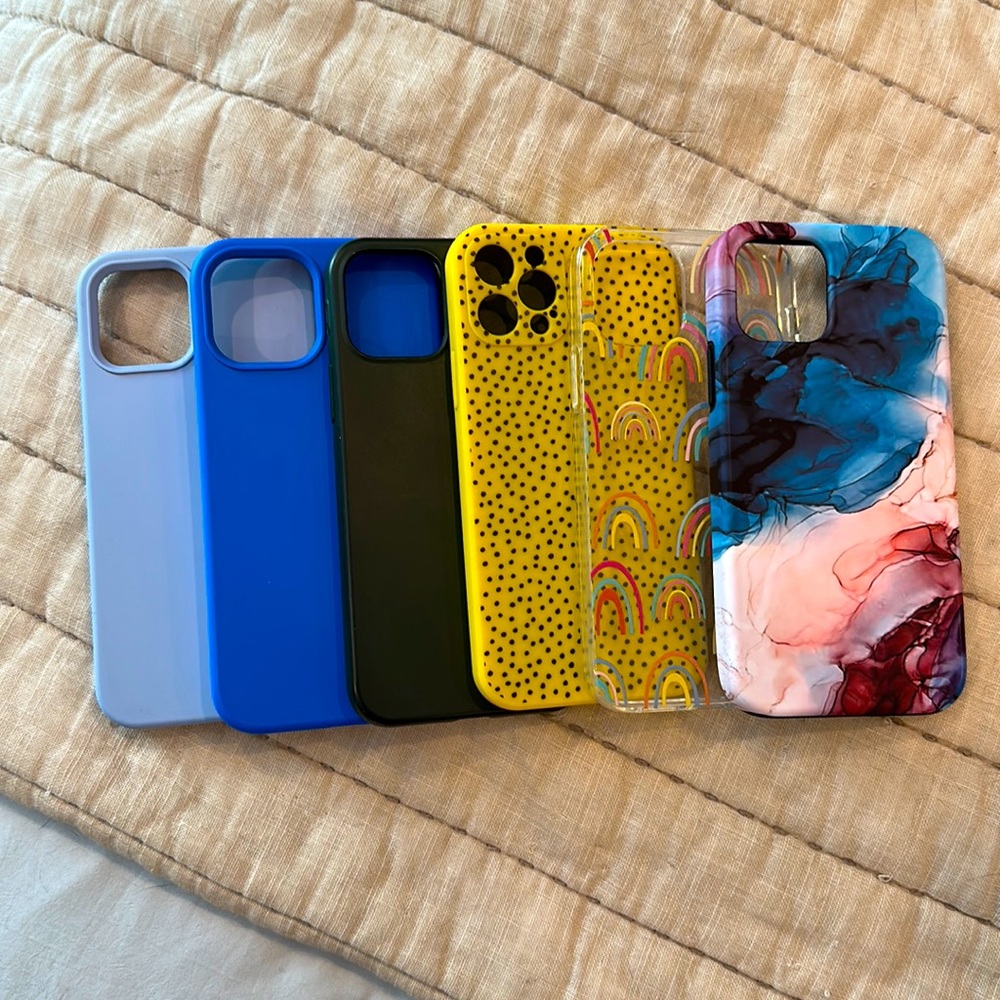 Bundle of 6 iPhone 12/12Pro Cases